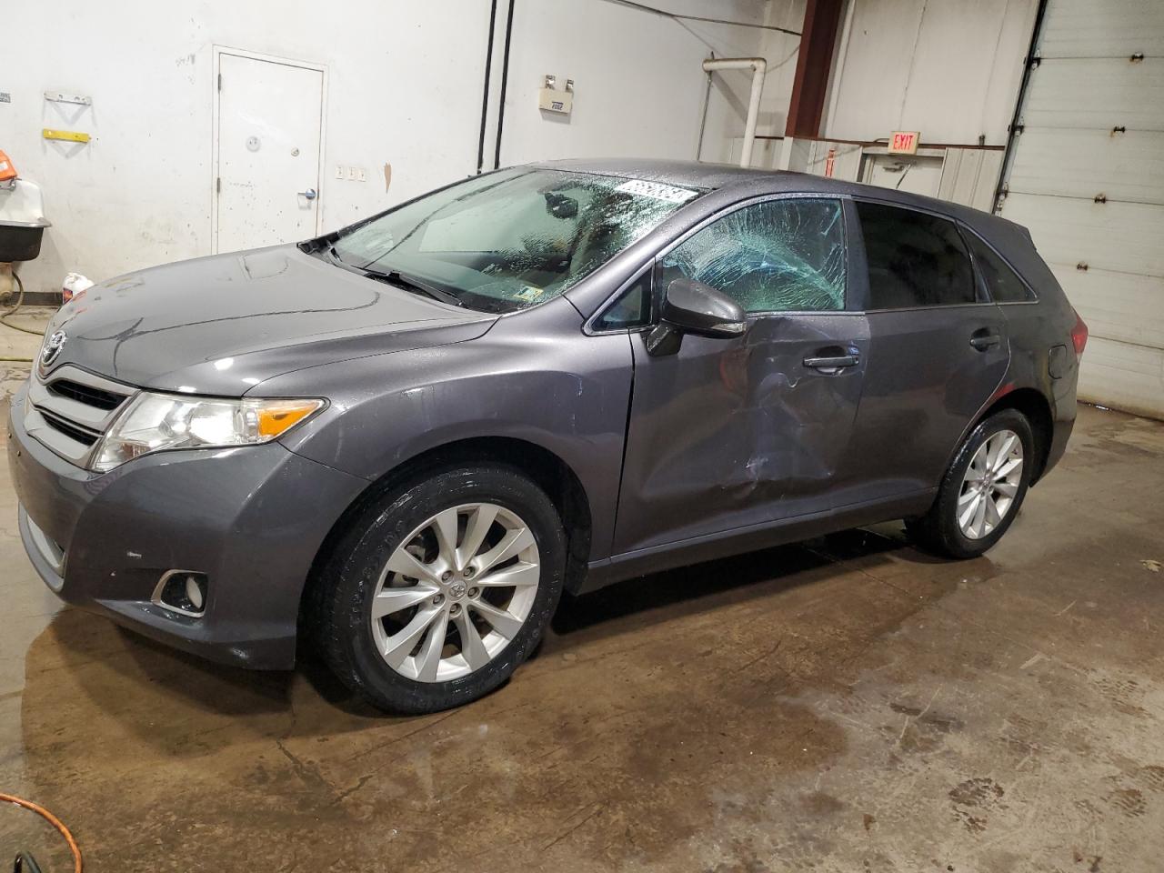 TOYOTA VENZA LE 2014