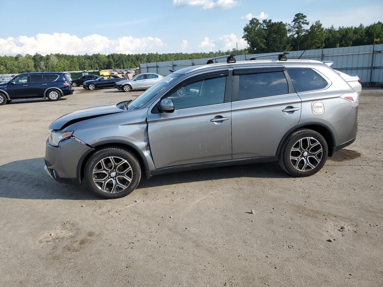 MITSUBISHI OUTLANDER 2015