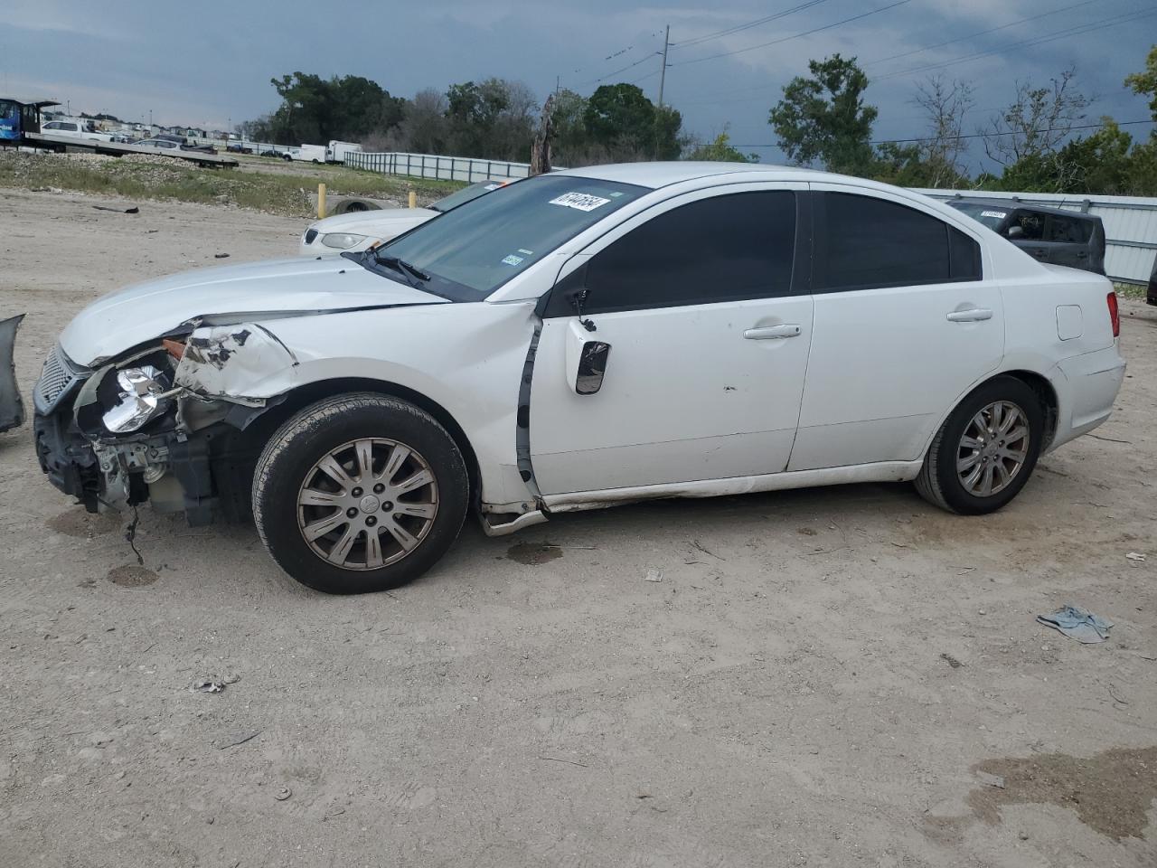 MITSUBISHI GALANT FE 2011