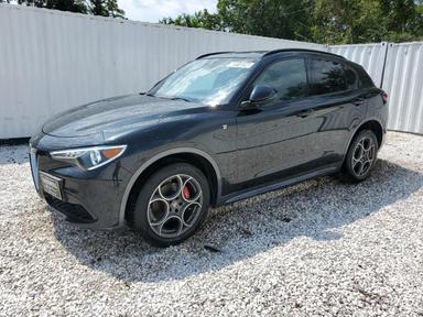 Alfa Romeo Stelvio 2022