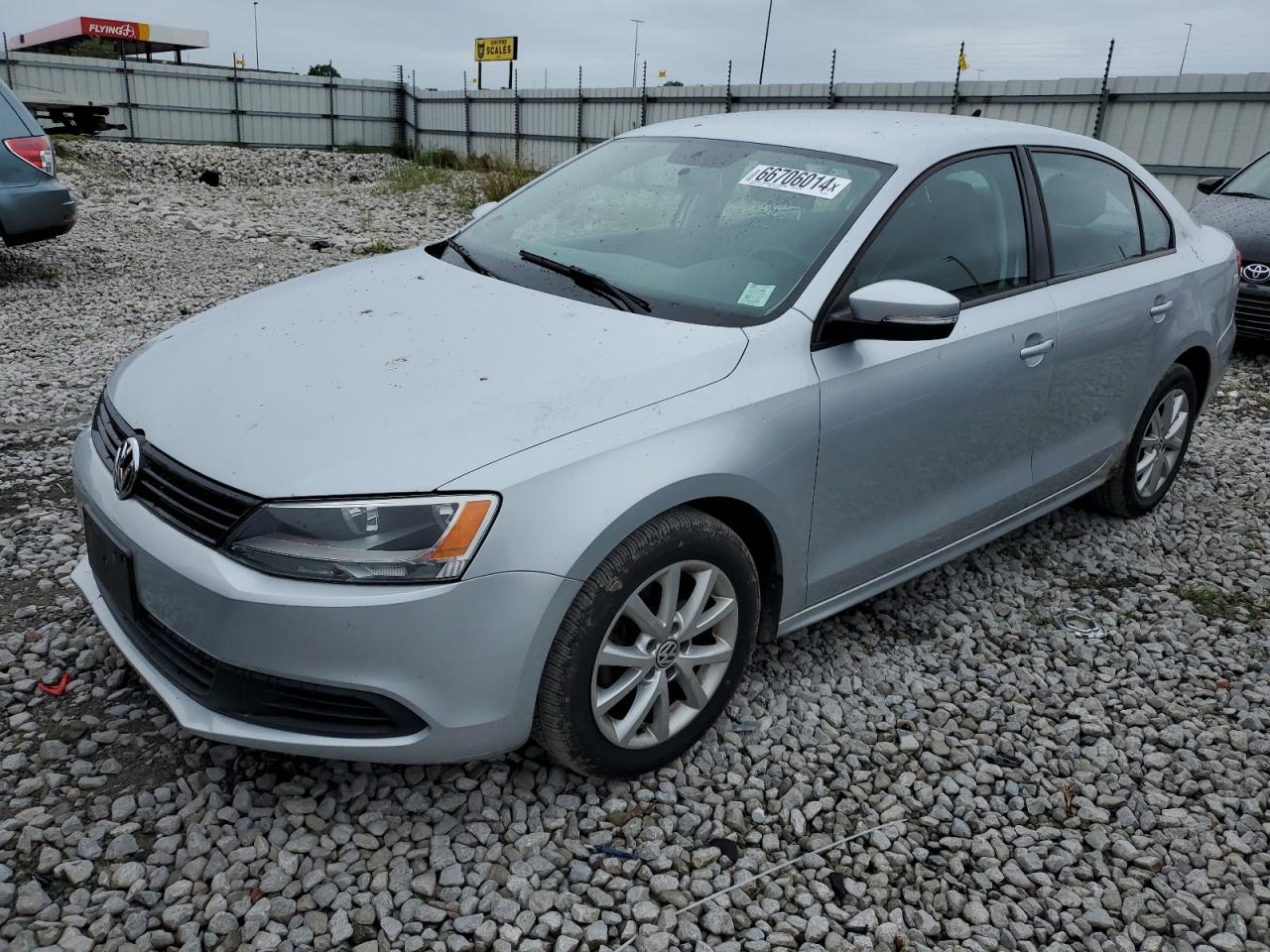 VOLKSWAGEN JETTA SE 2011