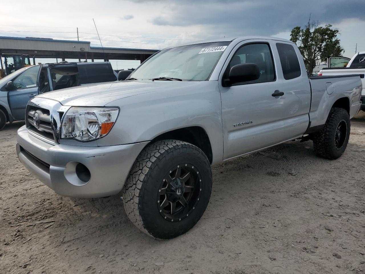 TOYOTA TACOMA ACC 2011