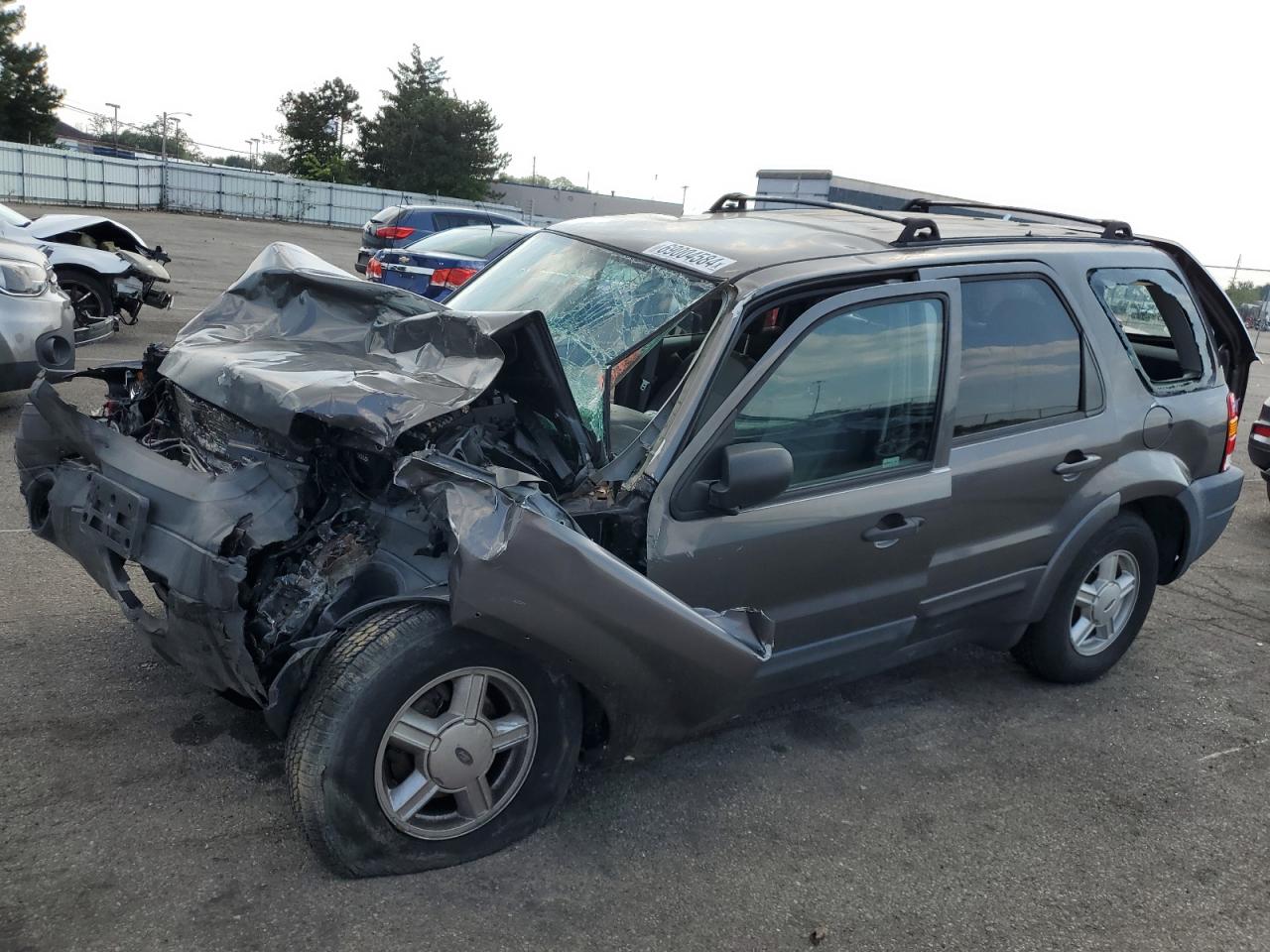 FORD ESCAPE XLS 2004