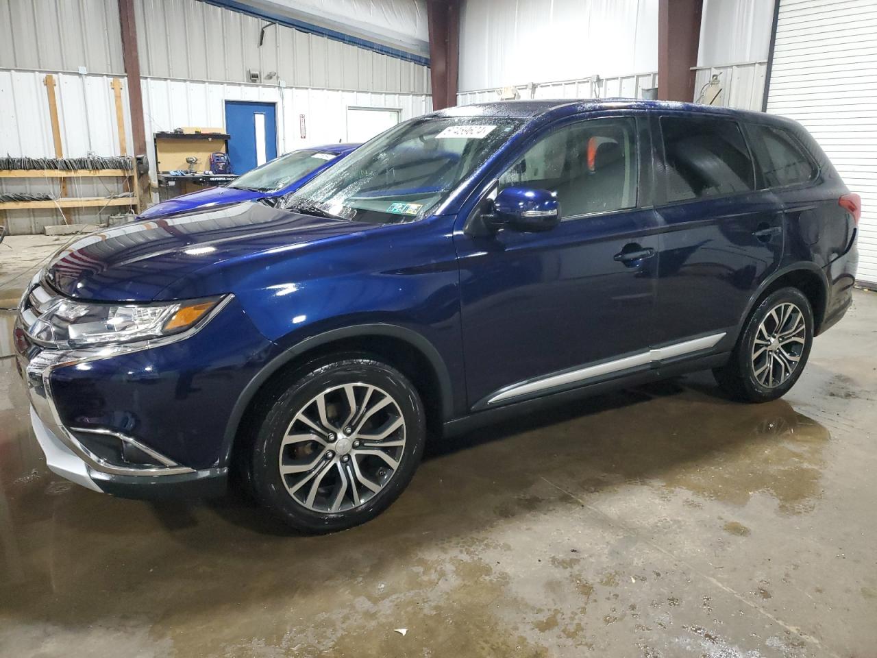 MITSUBISHI OUTLANDER 2016