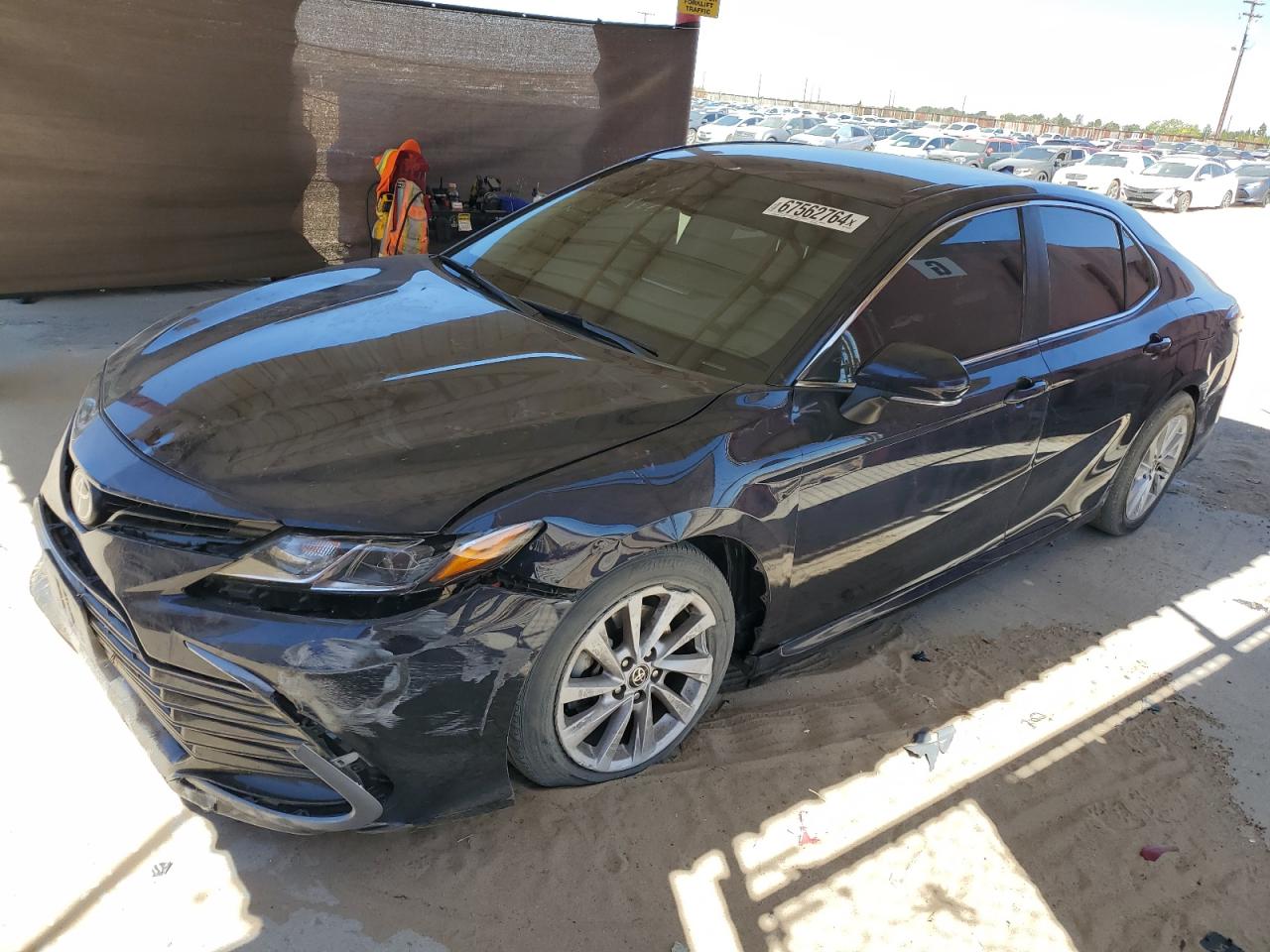 TOYOTA CAMRY LE 2021