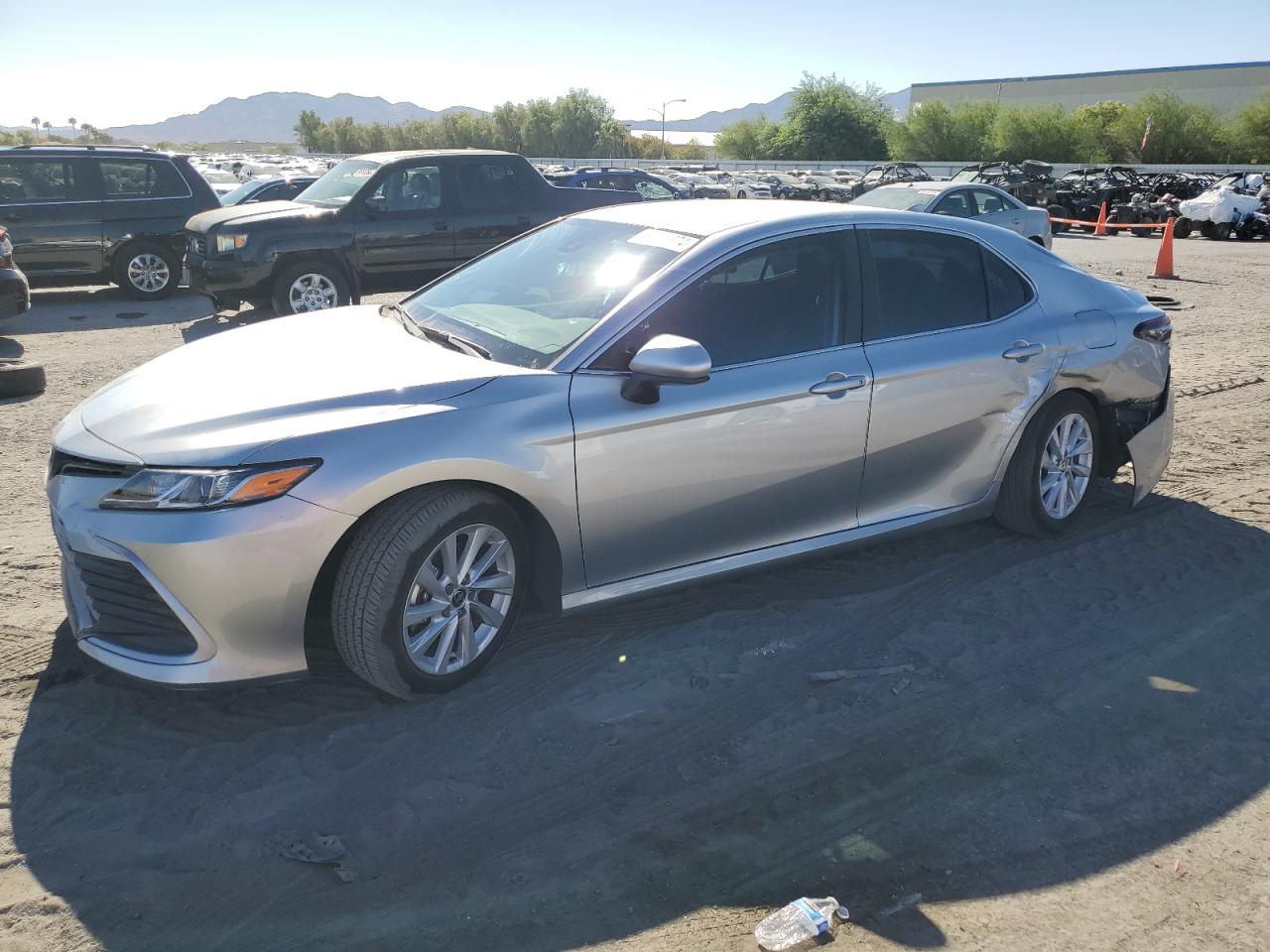 TOYOTA CAMRY LE 2024