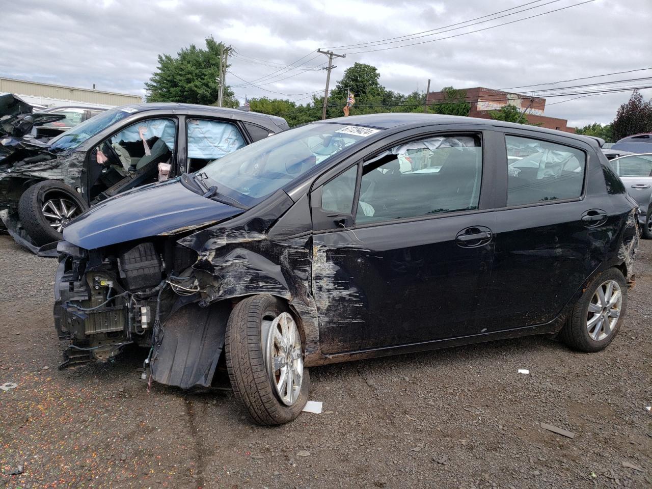 TOYOTA YARIS 2015