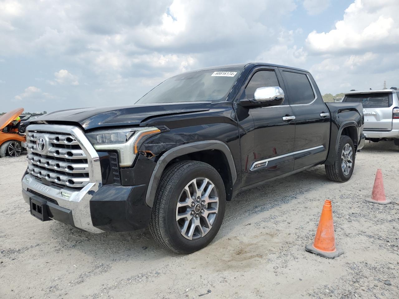 TOYOTA TUNDRA CRE 2023