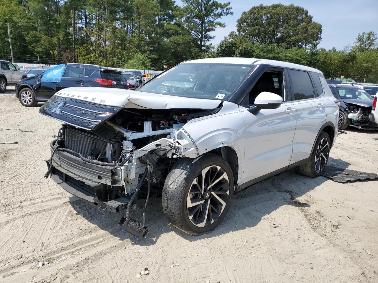 MITSUBISHI OUTLANDER 2022