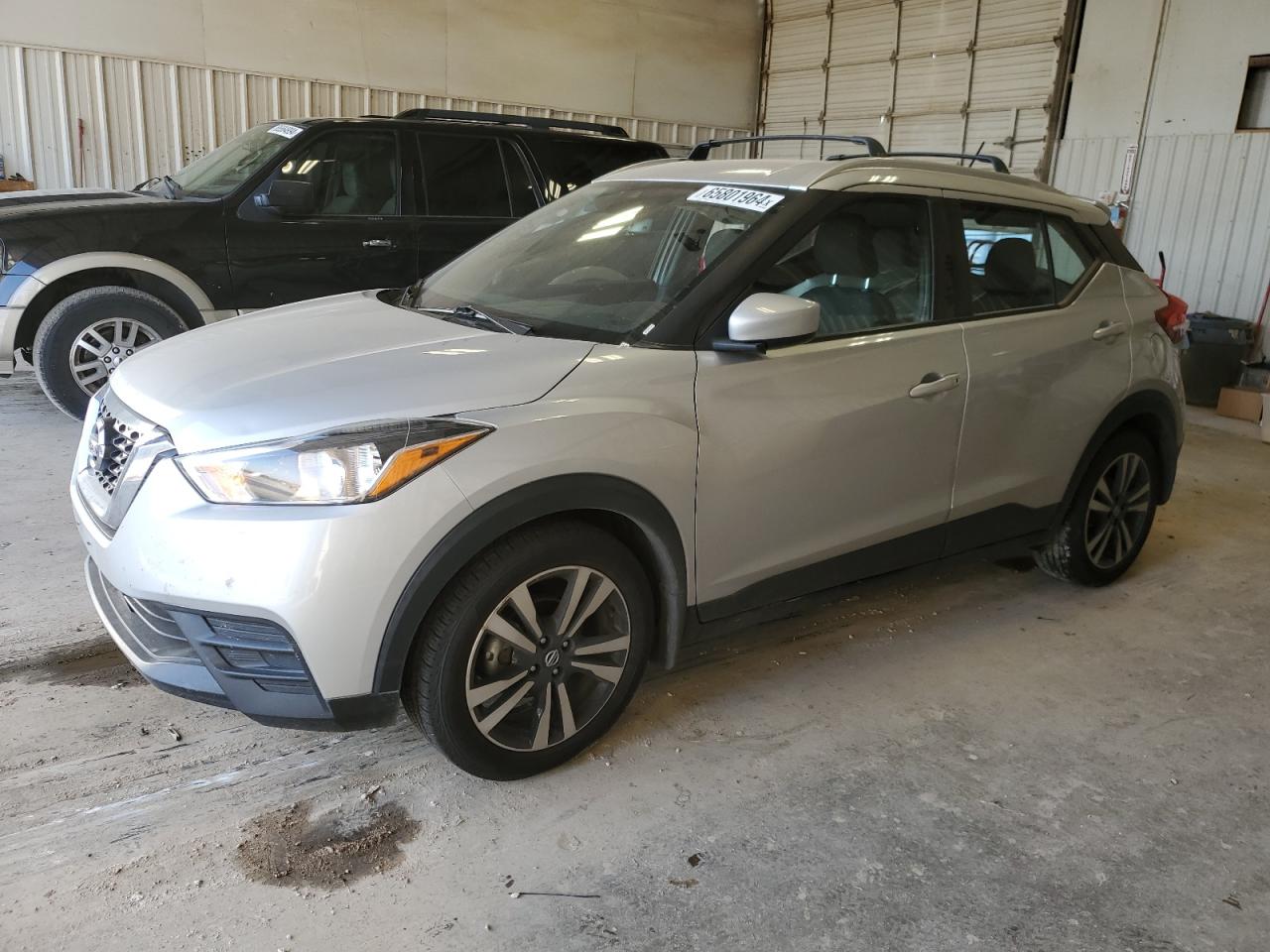 NISSAN KICKS SV 2020
