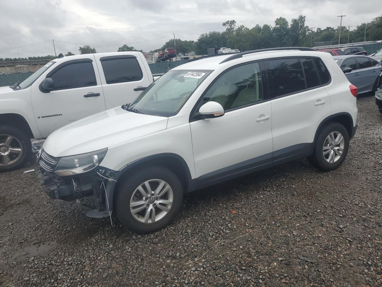 VOLKSWAGEN TIGUAN S 2016