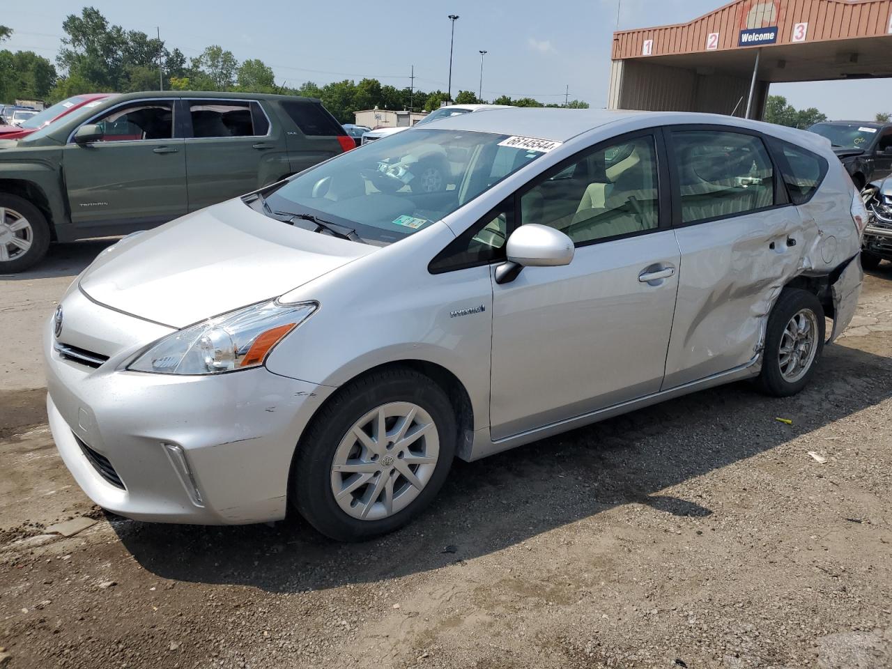 TOYOTA Prius V 2012