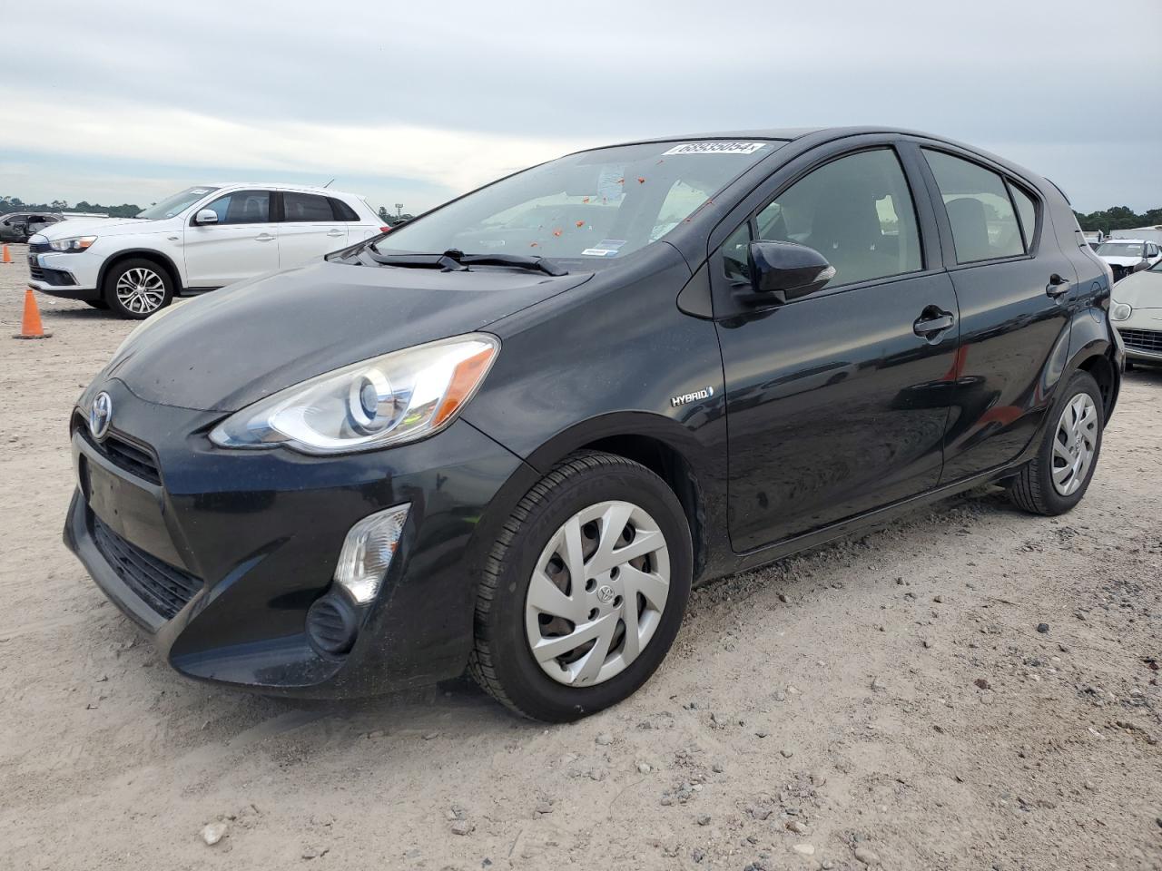 TOYOTA Prius C 2015