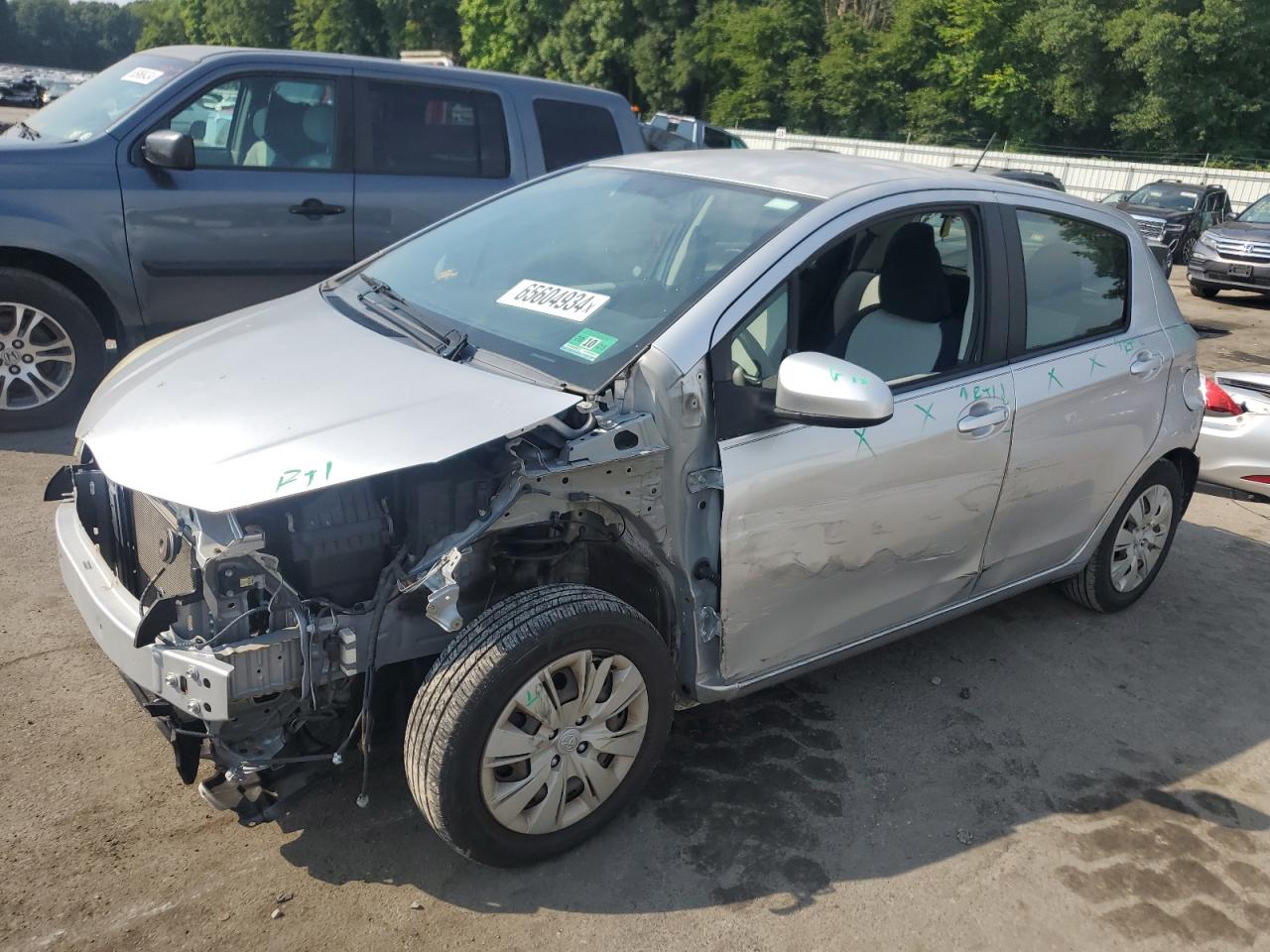 TOYOTA Yaris 2012