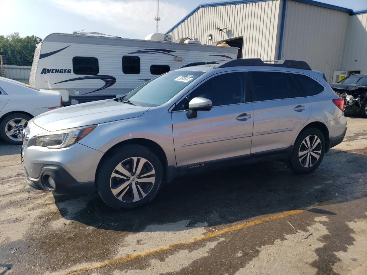 SUBARU OUTBACK 2. 2018