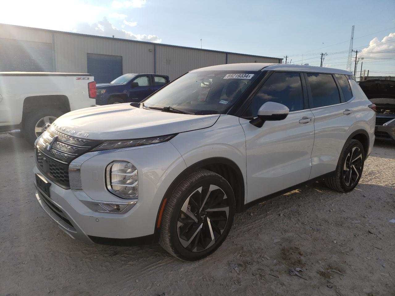 MITSUBISHI OUTLANDER 2022