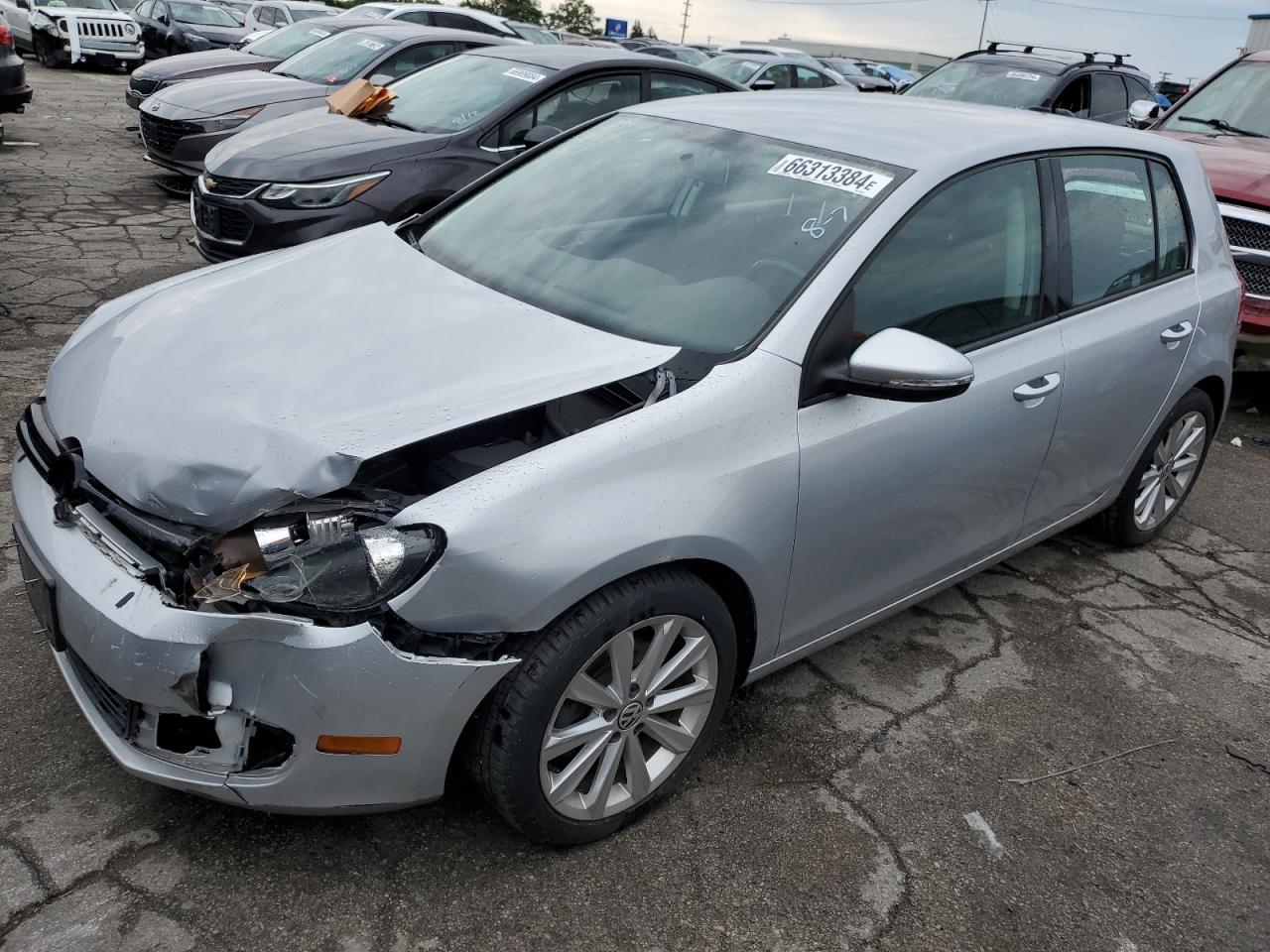 VOLKSWAGEN Golf 2014