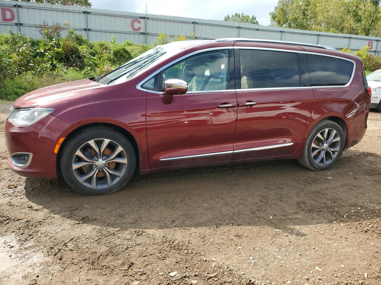 CHRYSLER PACIFICA L 2017