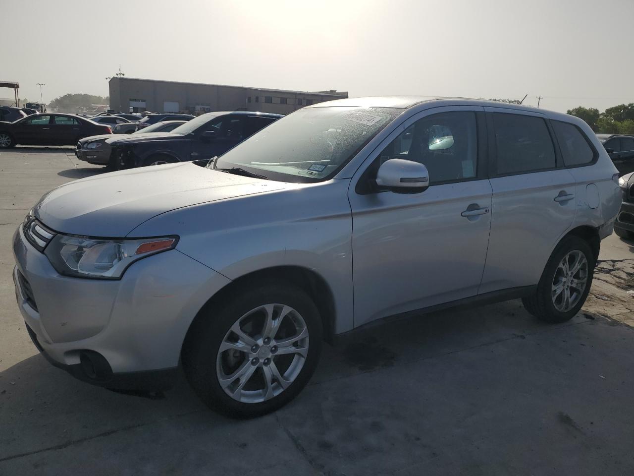 MITSUBISHI Outlander 2014