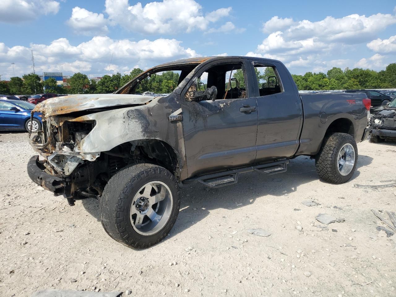 TOYOTA TUNDRA DOU 2012
