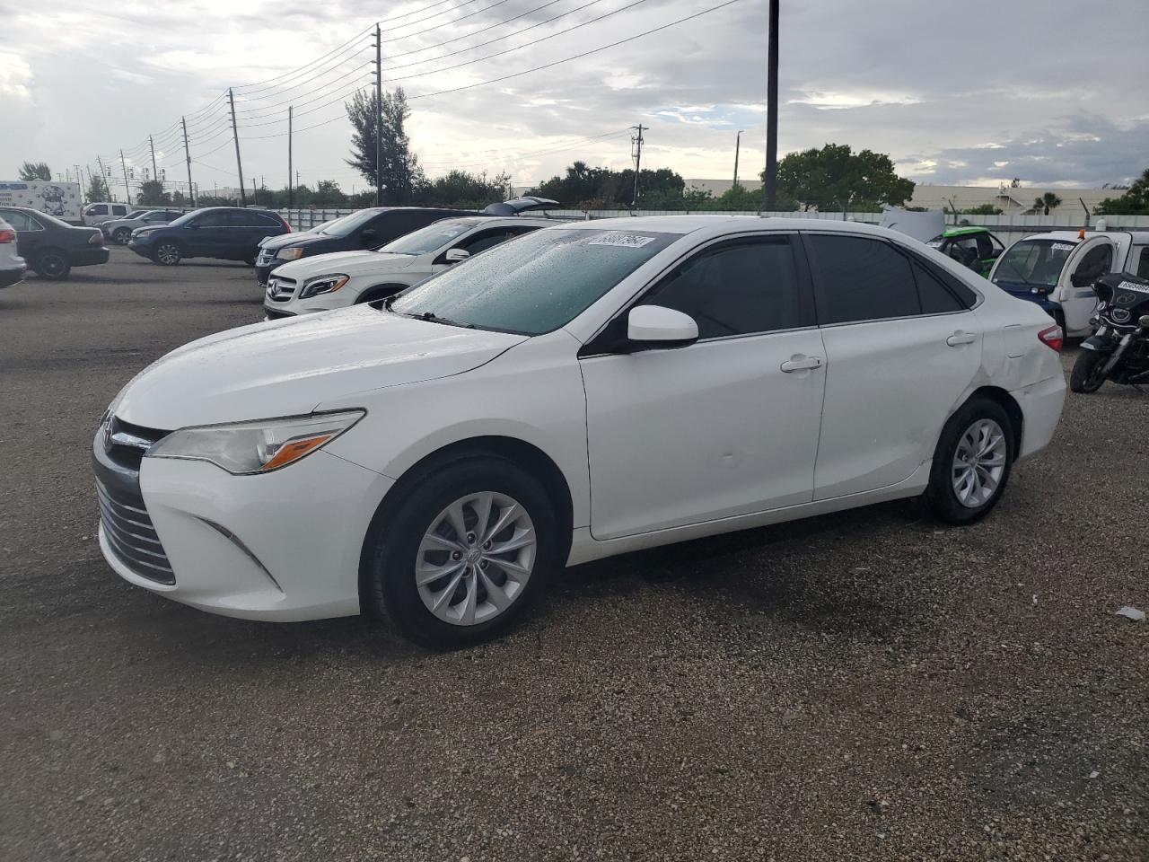 TOYOTA CAMRY LE 2016