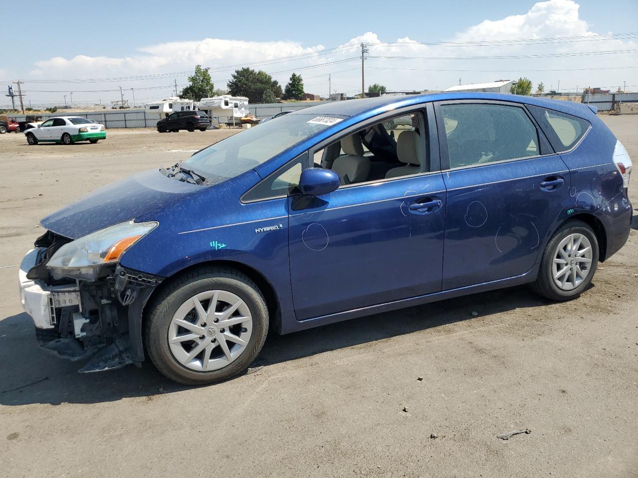 TOYOTA PRIUS V 2013