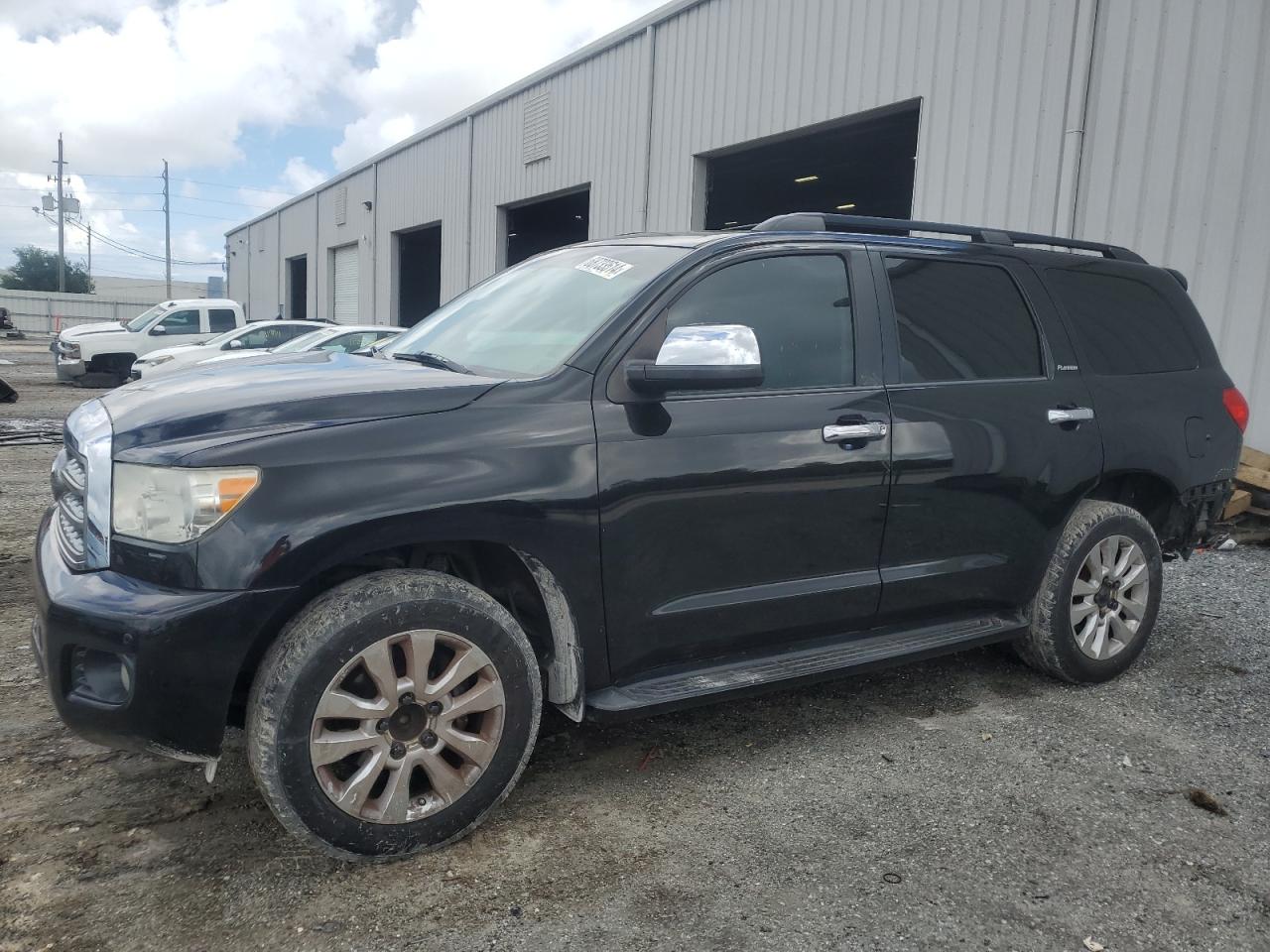 TOYOTA SEQUOIA 2013