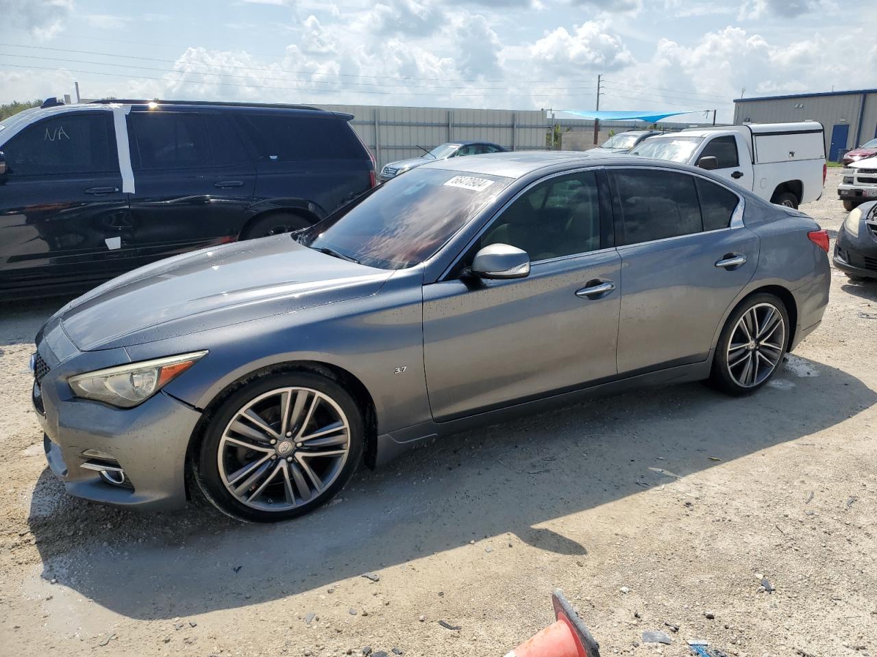 INFINITI Q50 BASE 2014