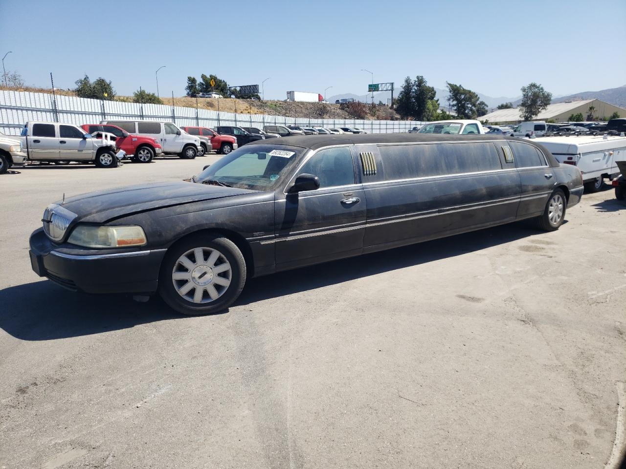 LINCOLN Town Car E 2005