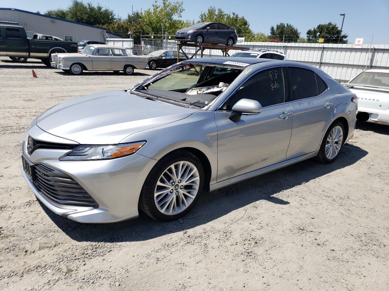 TOYOTA Camry L 2018