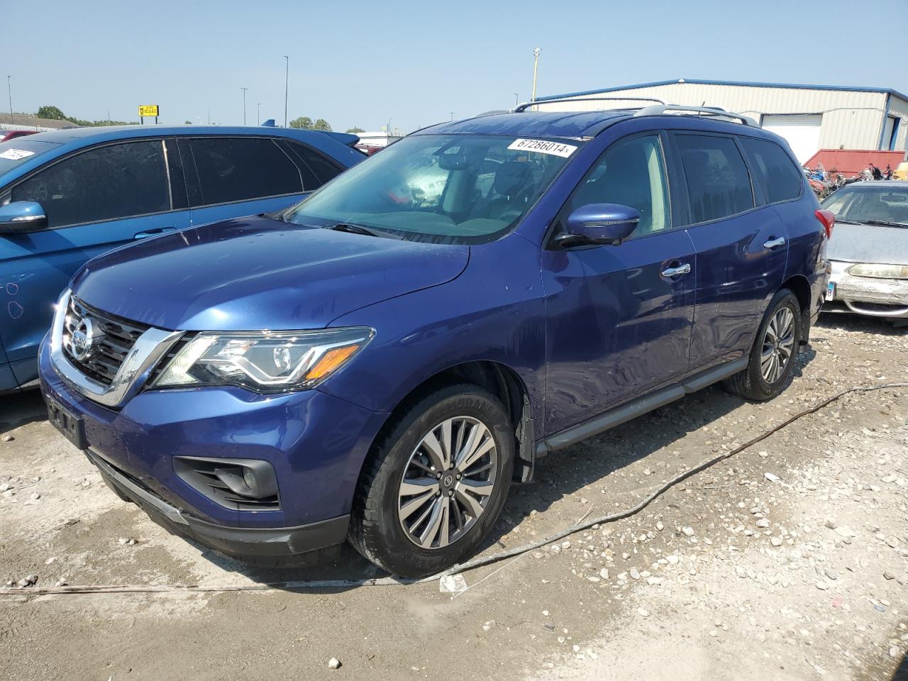 NISSAN Pathfinder 2017