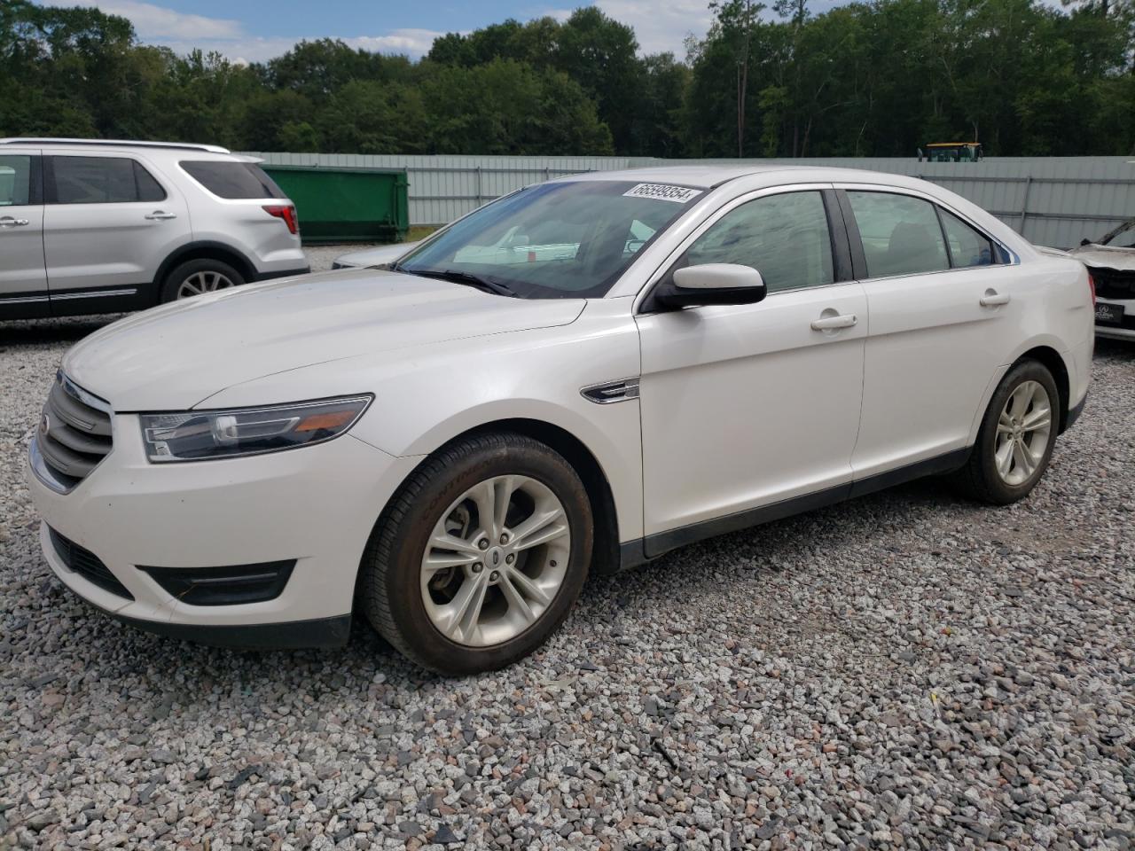 FORD TAURUS SEL 2015