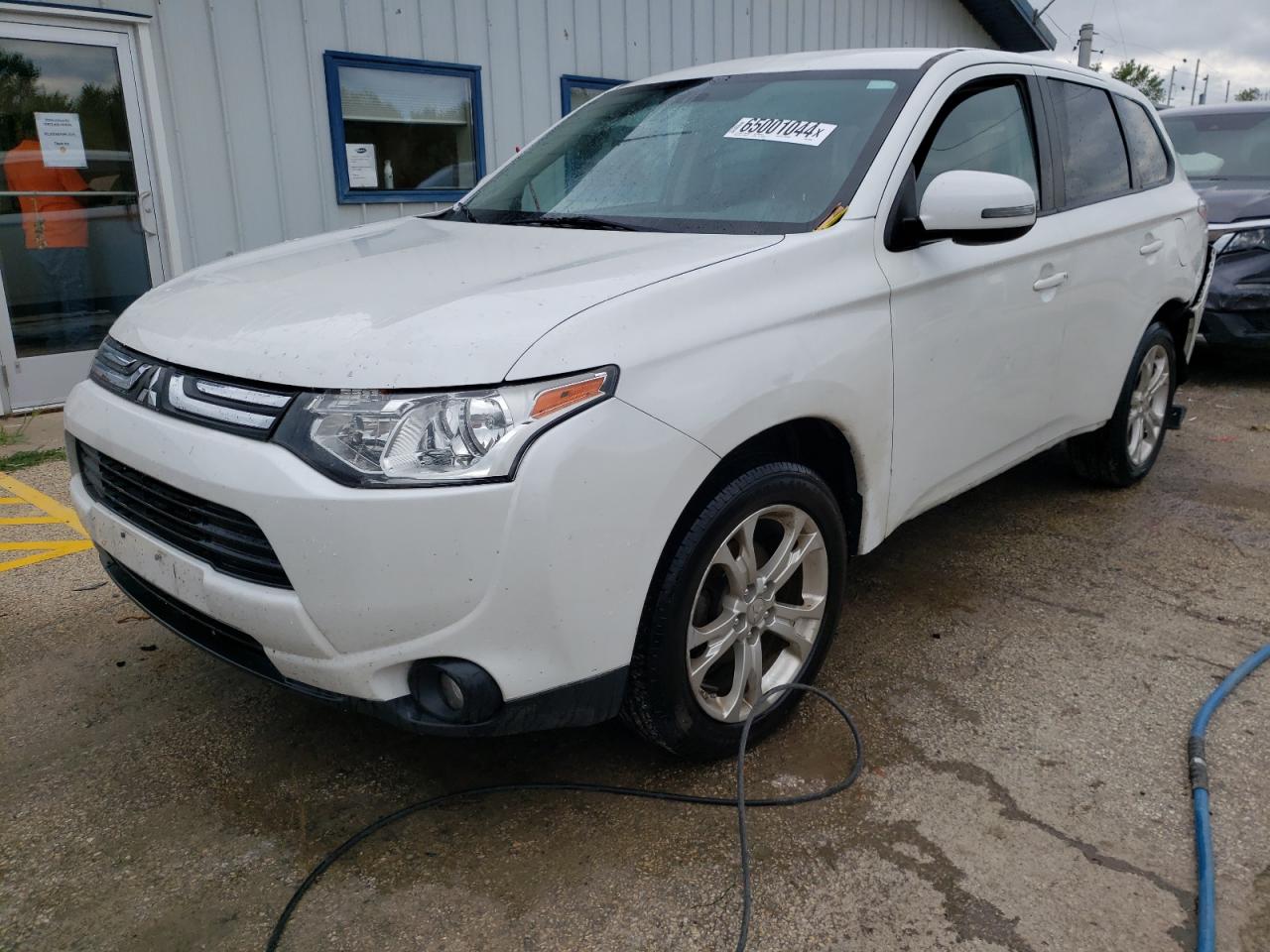 MITSUBISHI OUTLANDER 2014