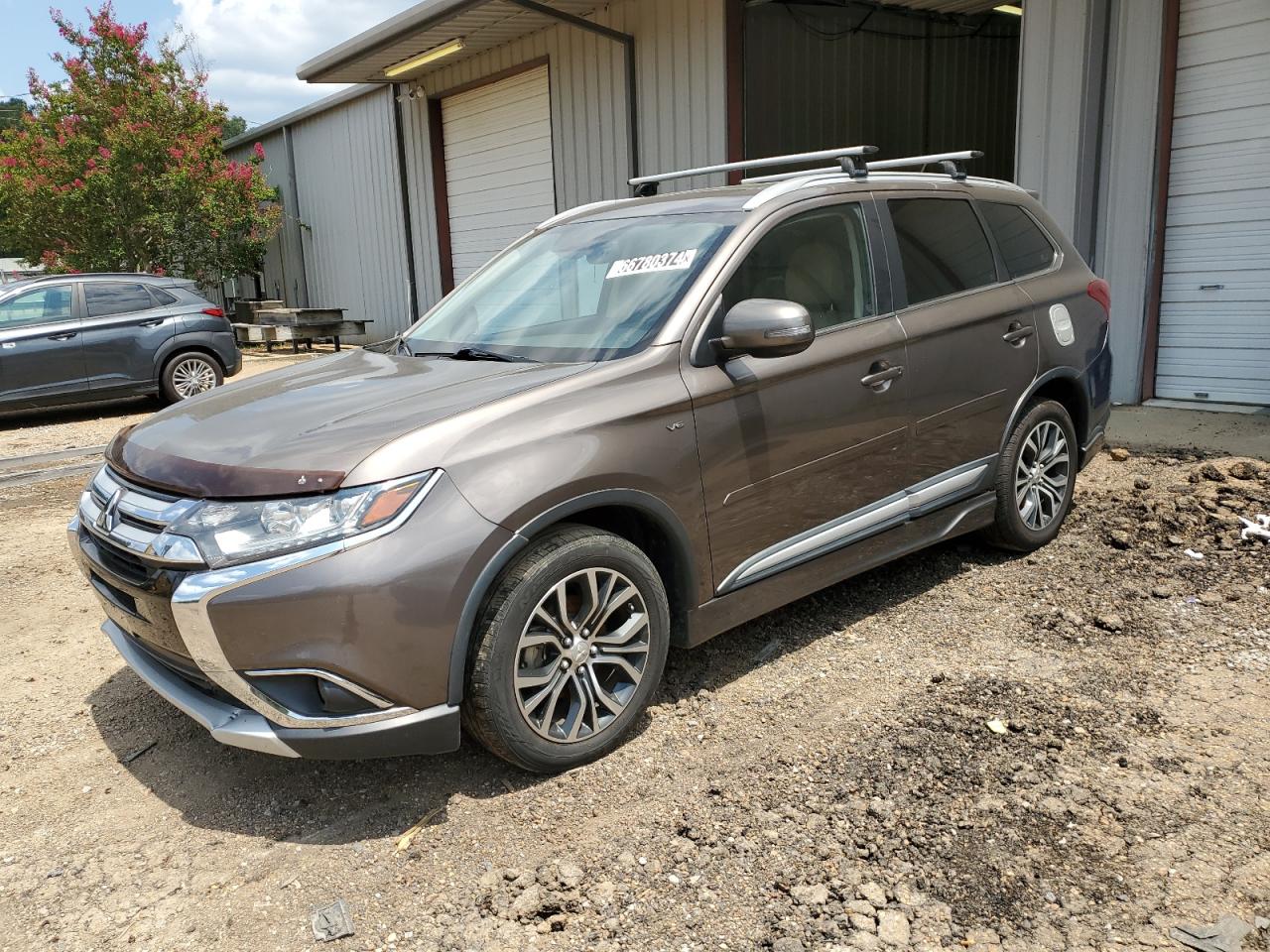 MITSUBISHI OUTLANDER 2016