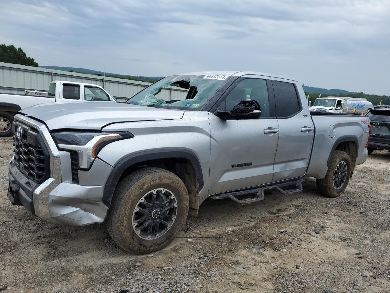 TOYOTA TUNDRA 2023