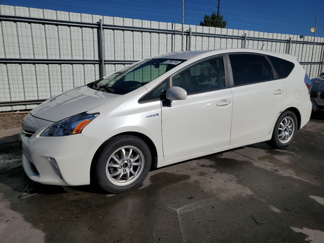 TOYOTA Prius V 2012