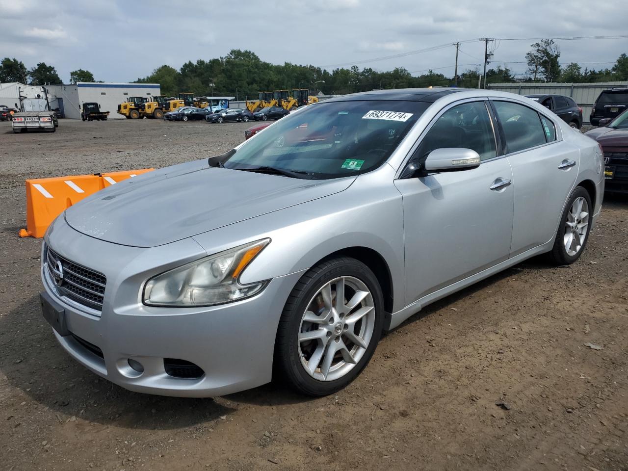 NISSAN Maxima 2010