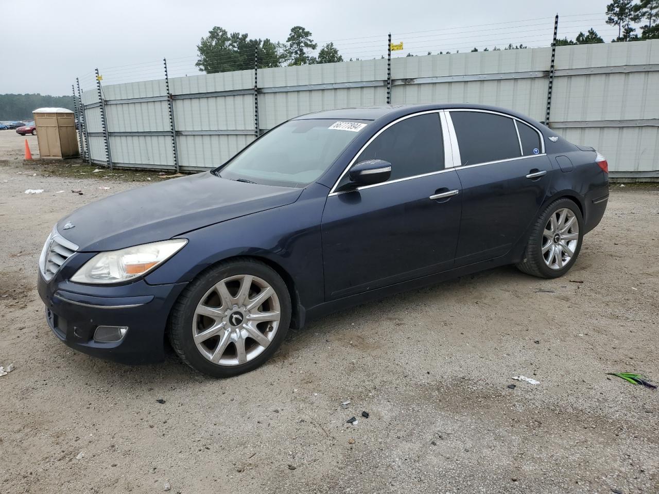 HYUNDAI GENESIS 3. 2011