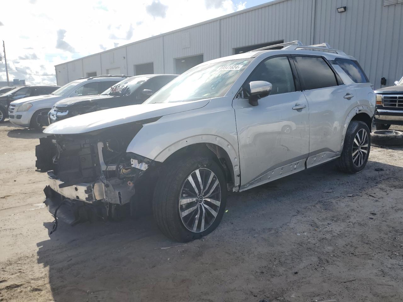 NISSAN PATHFINDER 2024