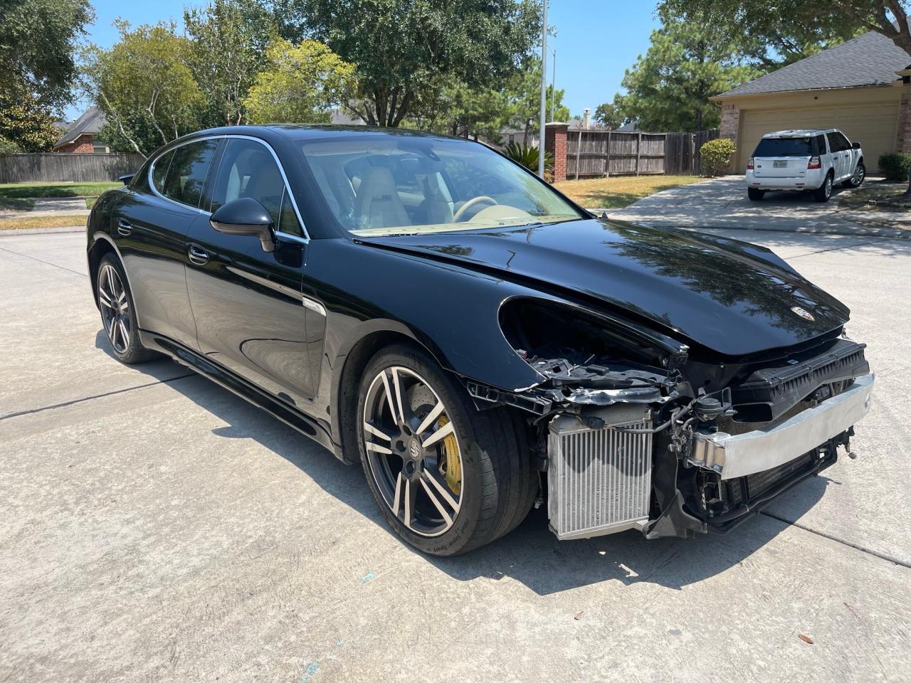 PORSCHE Panamera T 2010