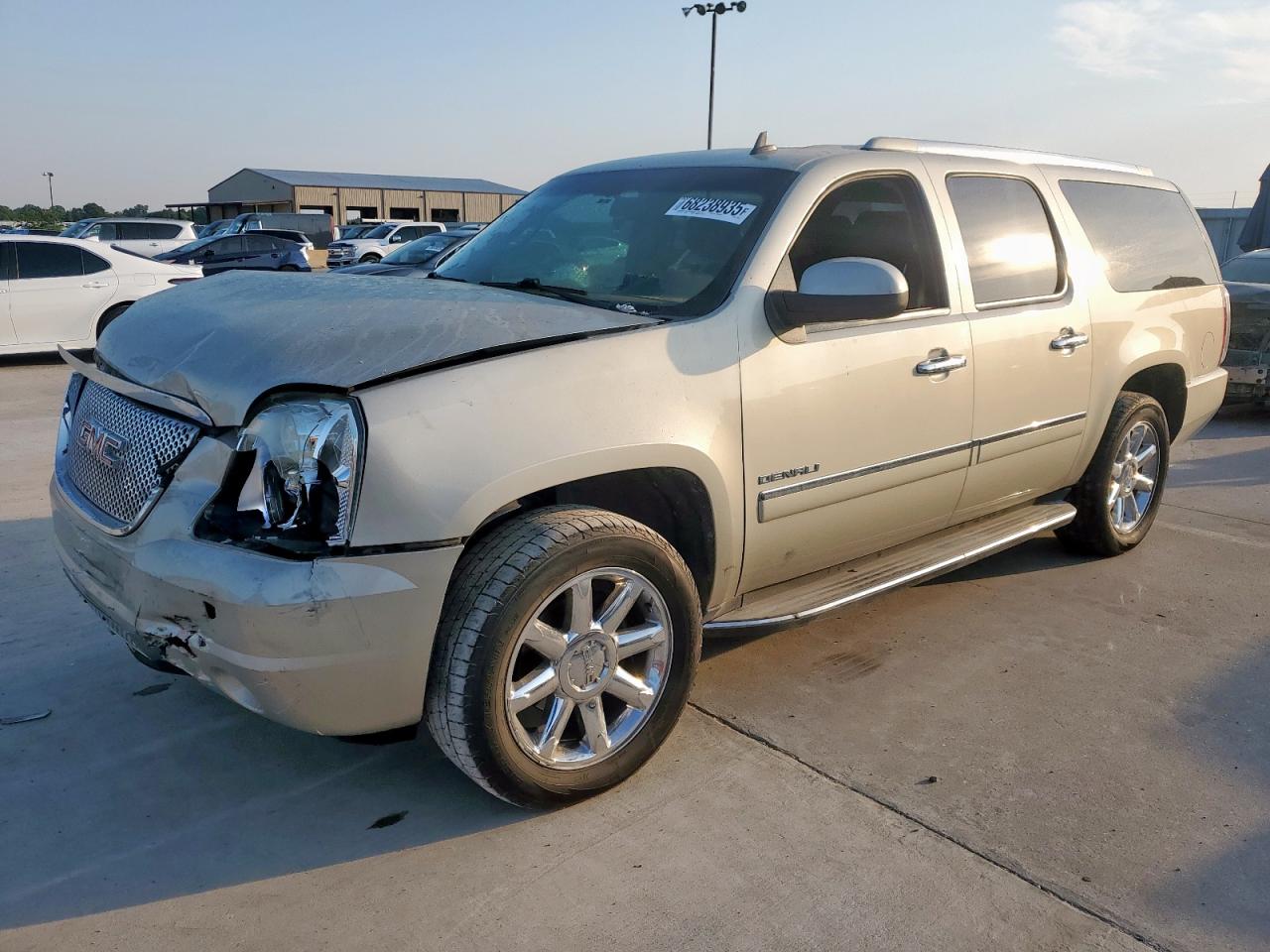 GMC YUKON XL DENALI 2013