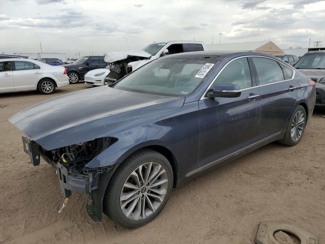 HYUNDAI GENESIS 3. 2015