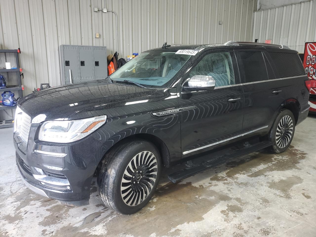 LINCOLN NAVIGATOR 2021