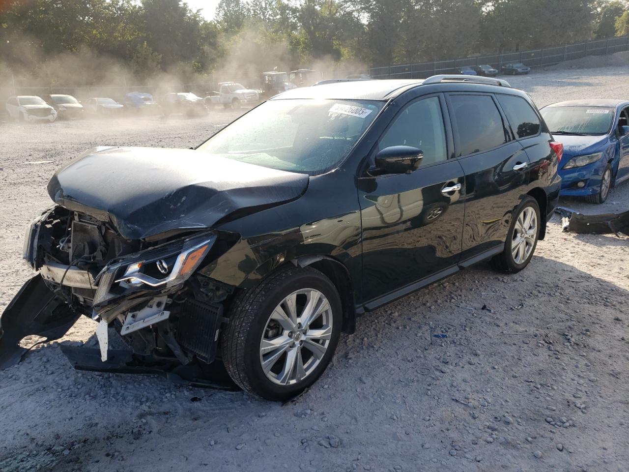 NISSAN PATHFINDER 2019