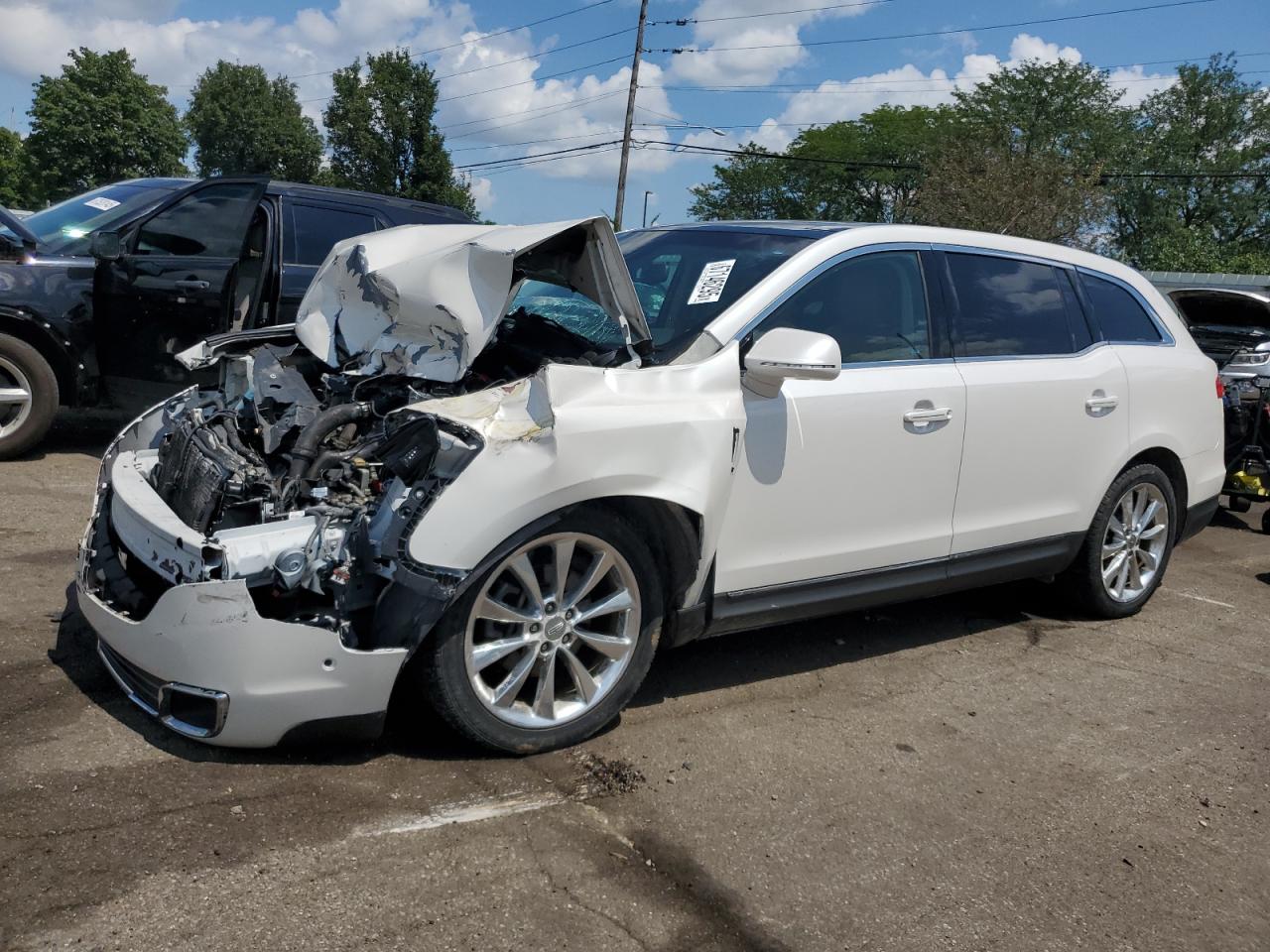 LINCOLN MKT 2010