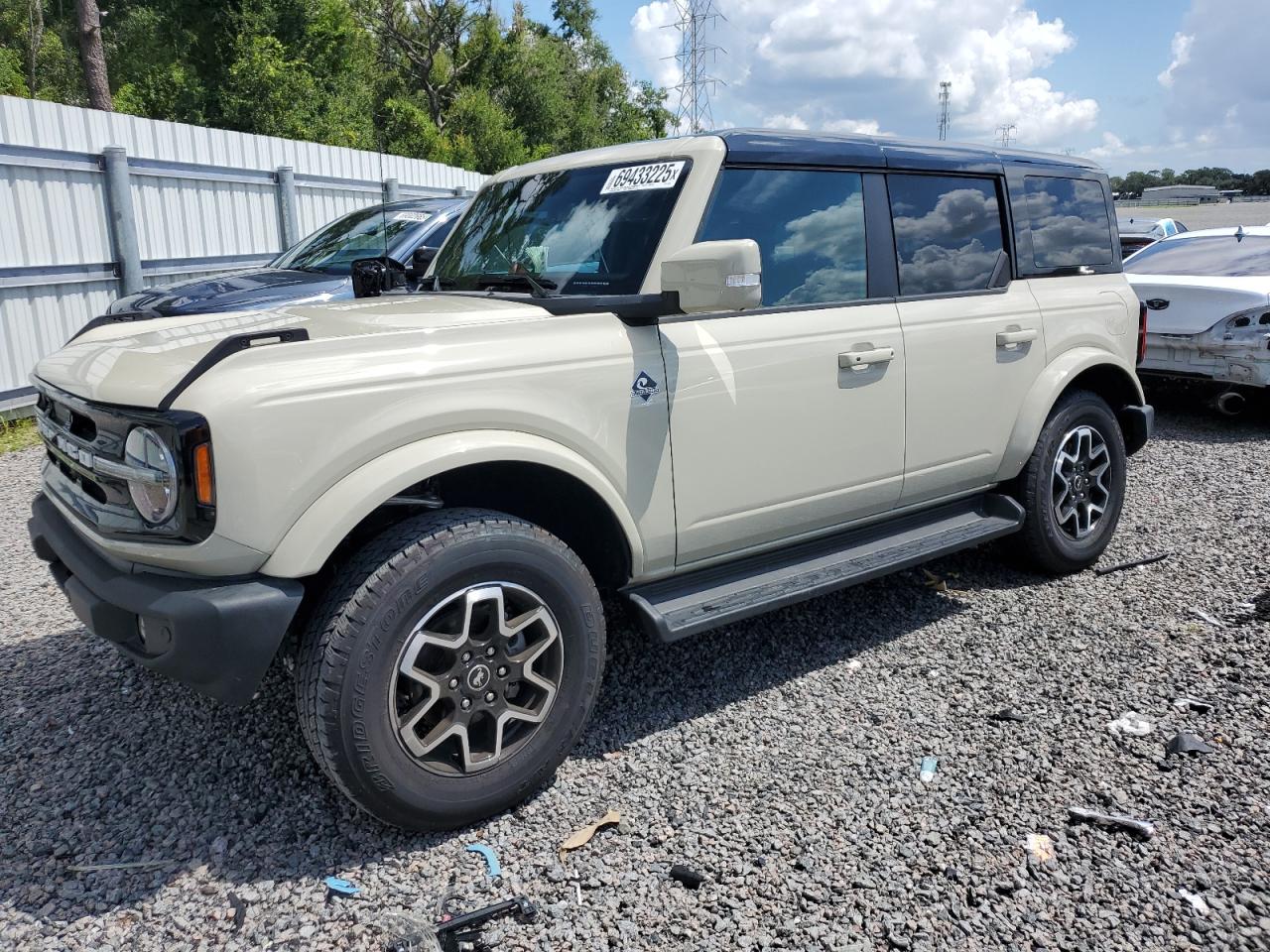 FORD BRONCO OUT 2025