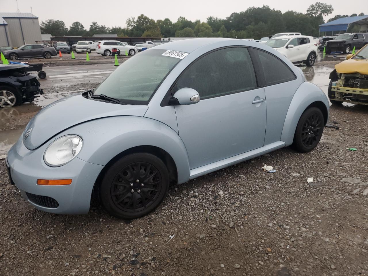 VOLKSWAGEN NEW BEETLE 2010