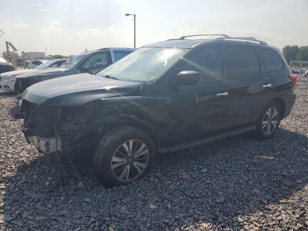 NISSAN PATHFINDER 2017