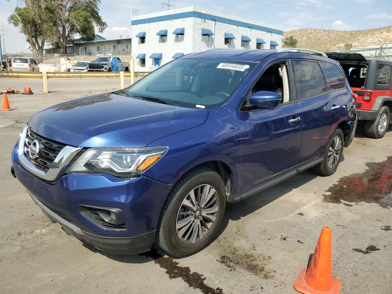 NISSAN PATHFINDER 2019