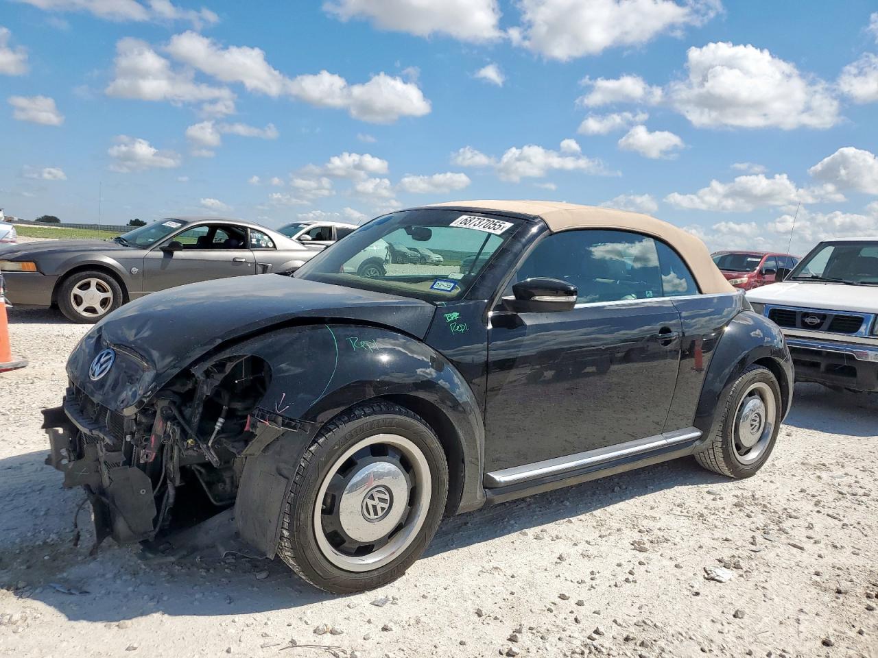 VOLKSWAGEN BEETLE 2013